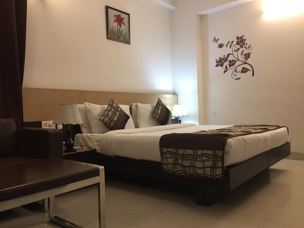 Cyber Inn Gurgaon Luaran gambar