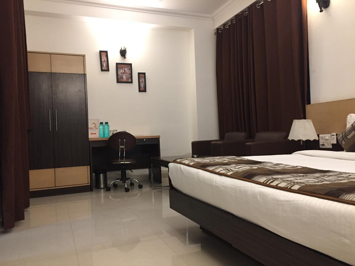 Cyber Inn Gurgaon Luaran gambar